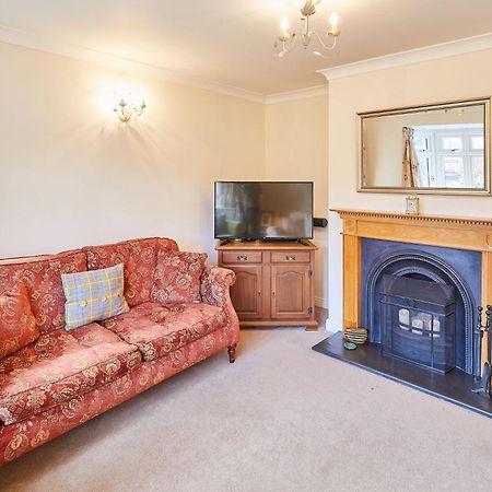 Host & Stay - Coach Cottage Brotton Buitenkant foto