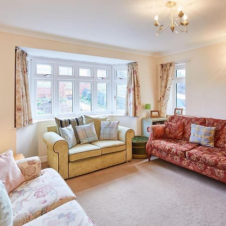 Host & Stay - Coach Cottage Brotton Buitenkant foto