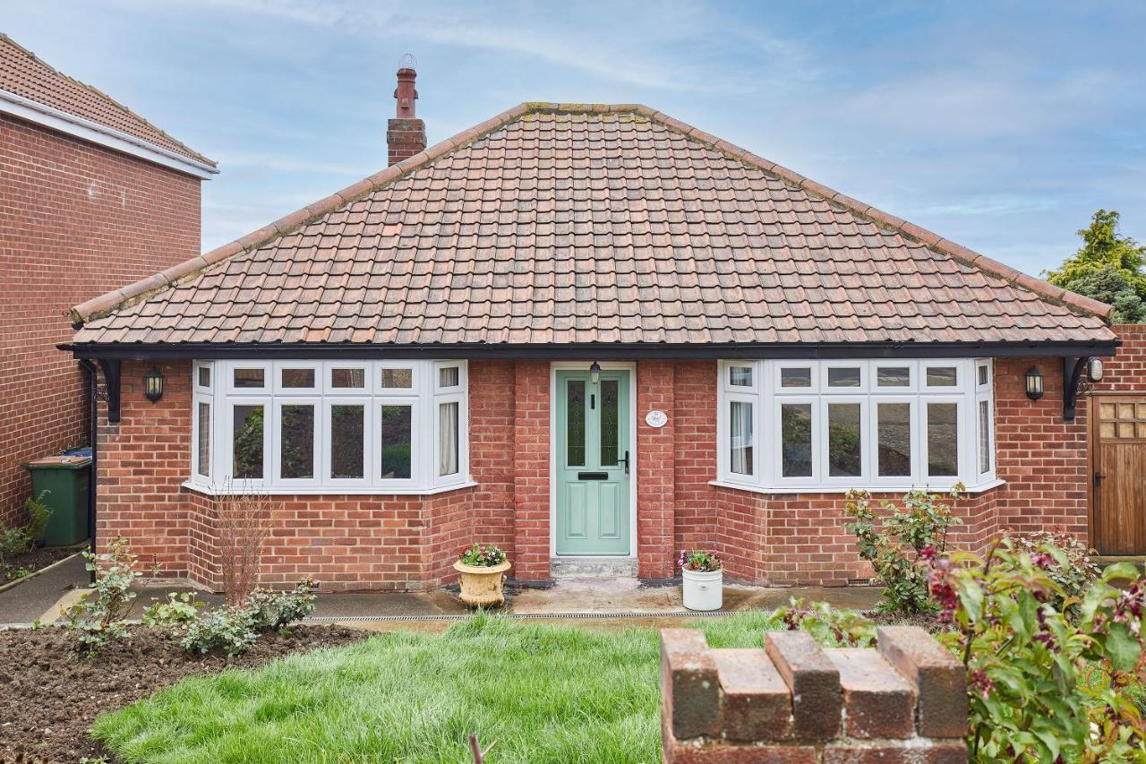 Host & Stay - Coach Cottage Brotton Buitenkant foto